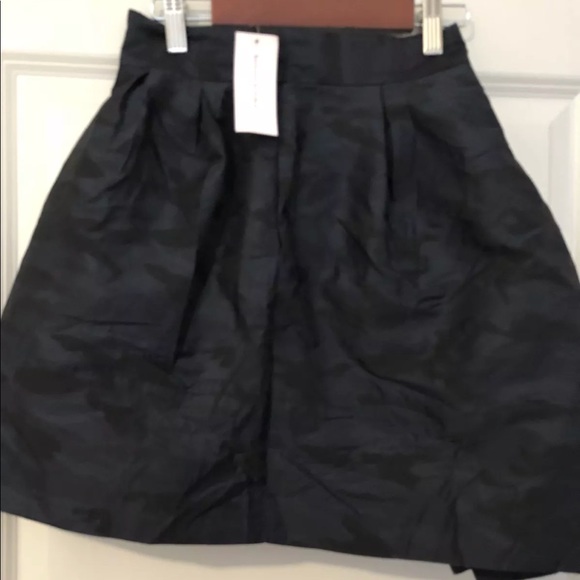 Banana Republic Skirt - Picture 2 of 4